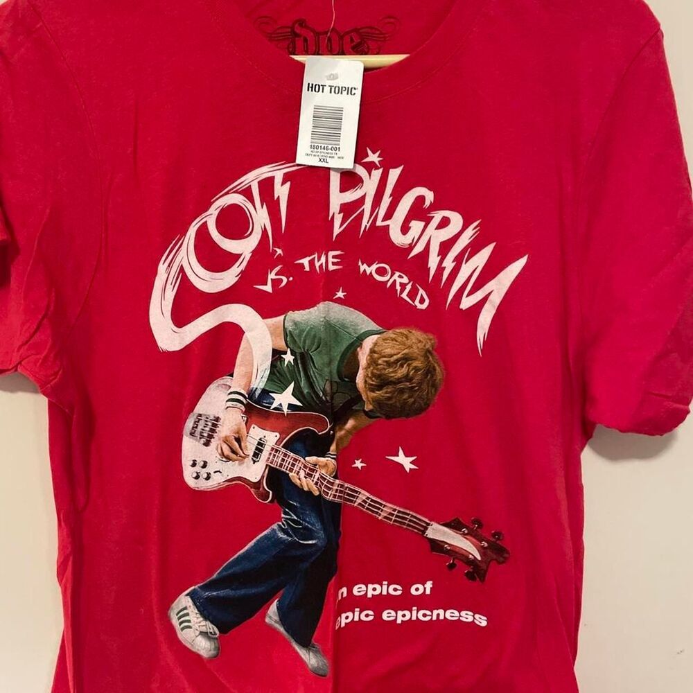 Hot-topic Men's Red and Pink T-shirt